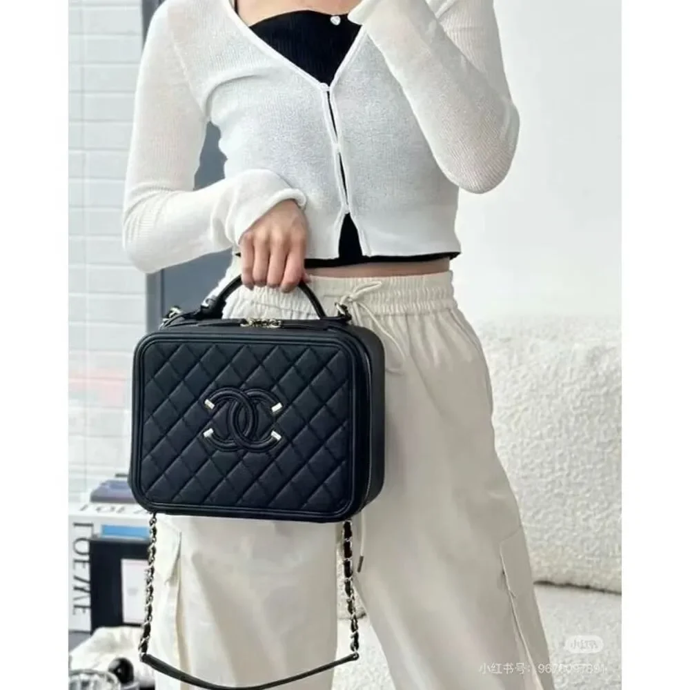 CHANEL brand color